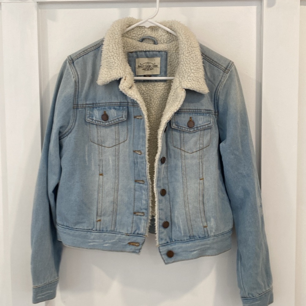 ASHLEY VINTAGE CHARM cropped denim jacket - Picture 9 of 9